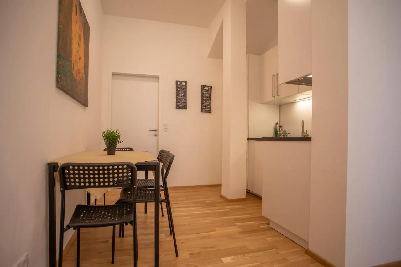 Cozy 1-Bedroom Apartment In Innsbruck Center 0*,  Austria